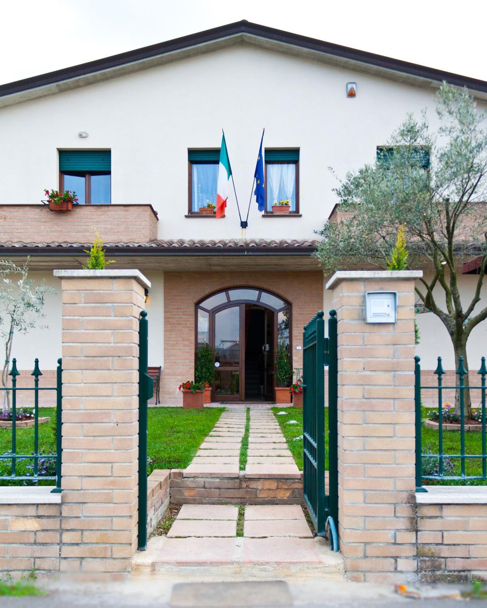 P&P Assisi Camere Бастія-Умбра Екстер'єр фото